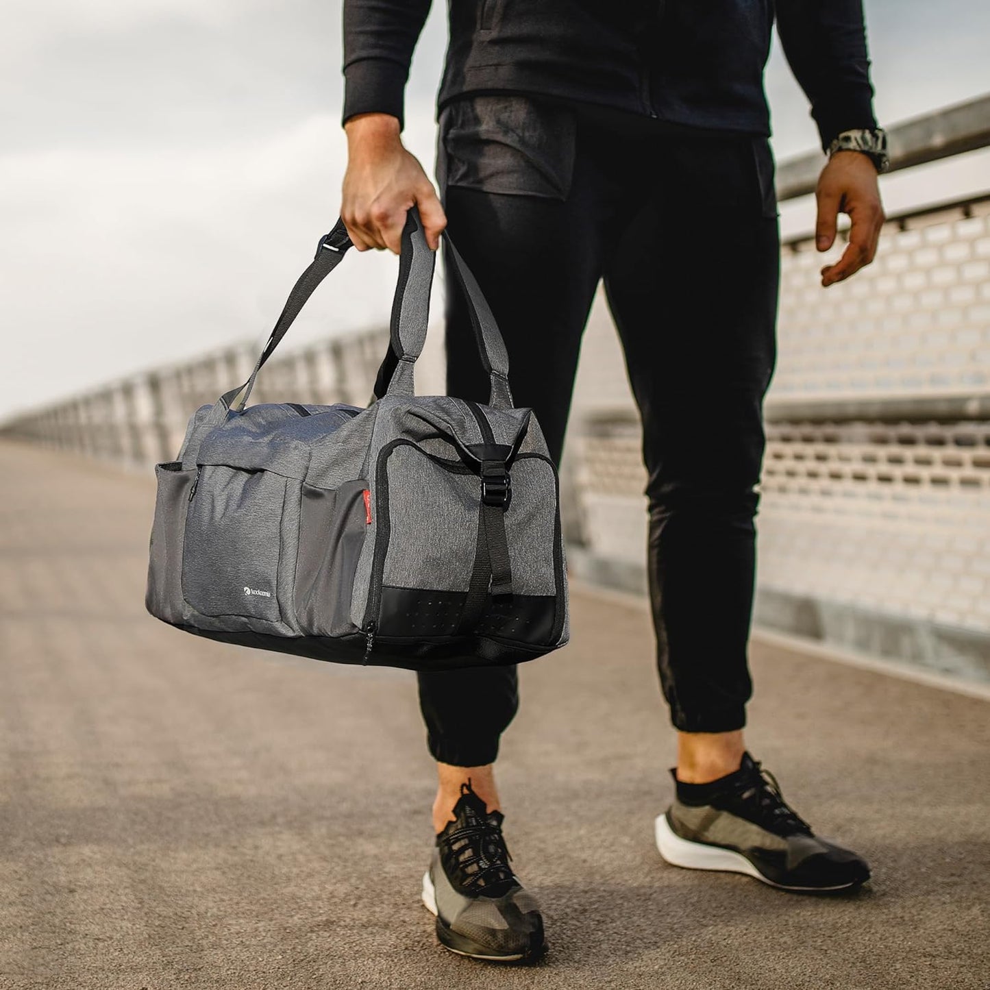 Gym Bag with Shoes Compartment and Wet Pocket Convertible Duffle Bag